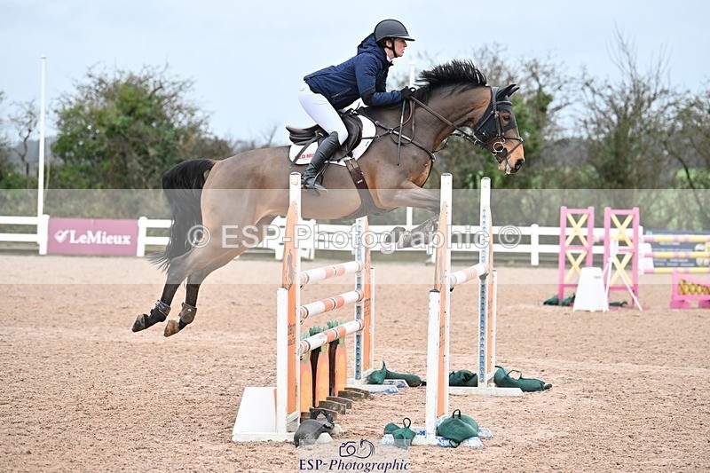 241206-140204-01040 - Cls 6 Foxhunter and 1.20m Open