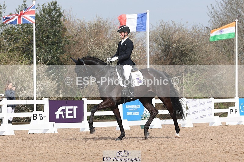 250404-112111-04933 - 093+097-Jennifer.Charleston+Gijs.Van.Vooren