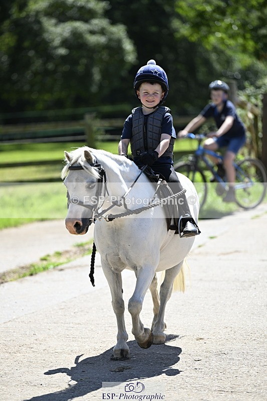 240728B-141729-00498 - Theo and Gemma's Groups Indoor