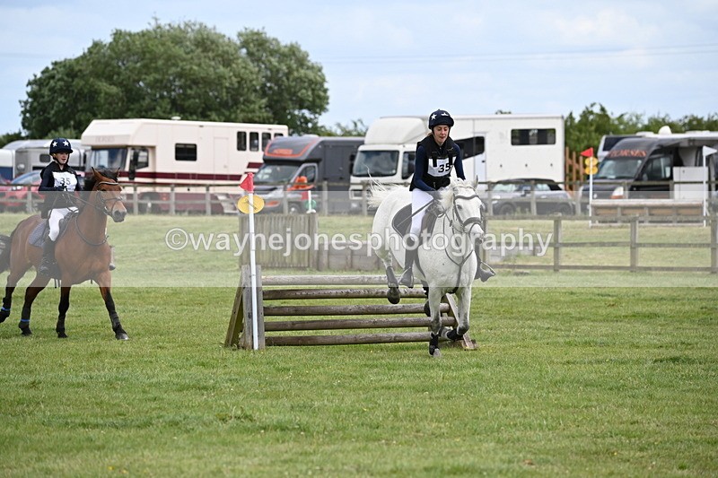 WJ6_3535 - Class 5 80cm Pairs