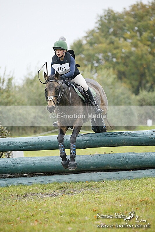 WWHT 181020 WWHT 181020 1517 - WWEC Intermediate Pairs (0.90m) 18/10/20