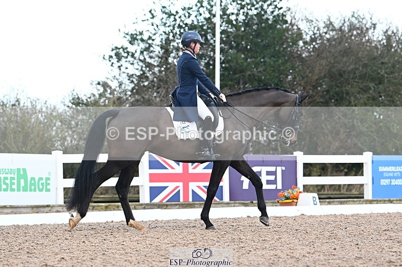 240218A-104856-06075 - 160-Abbie.Newbury-Seagry.Firstamour