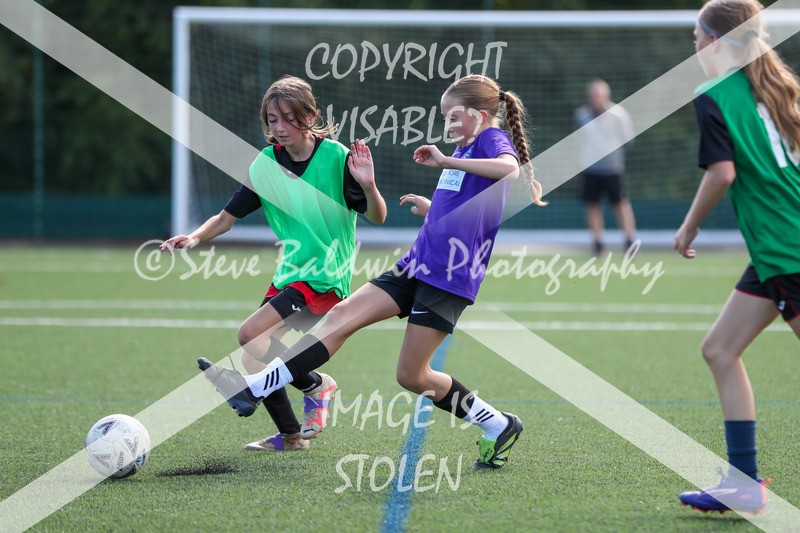 1DX20175 - 2025-09-13 FC Abbey Meads U13 Blue Girls V AFC Corsham U13 Pumas