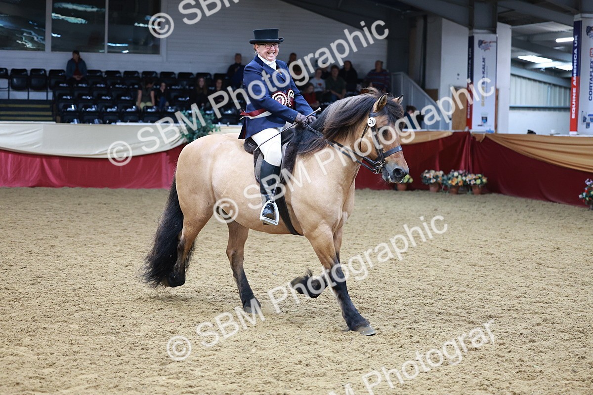 SBM_18940 - Class 952 - M&M Ridden Supreme Final