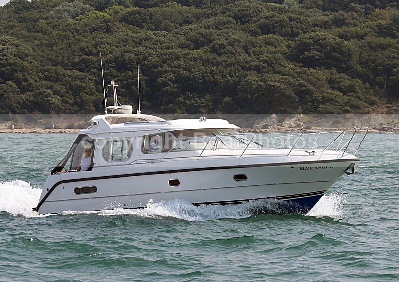 130826 BLUE ANGEL NIMBUS 340 WT7A2664 - Motorboats - Hardtop