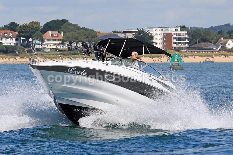 170813 KIZOMBA - CROWNLINE 1Y3A3986 - Motorboats - Open