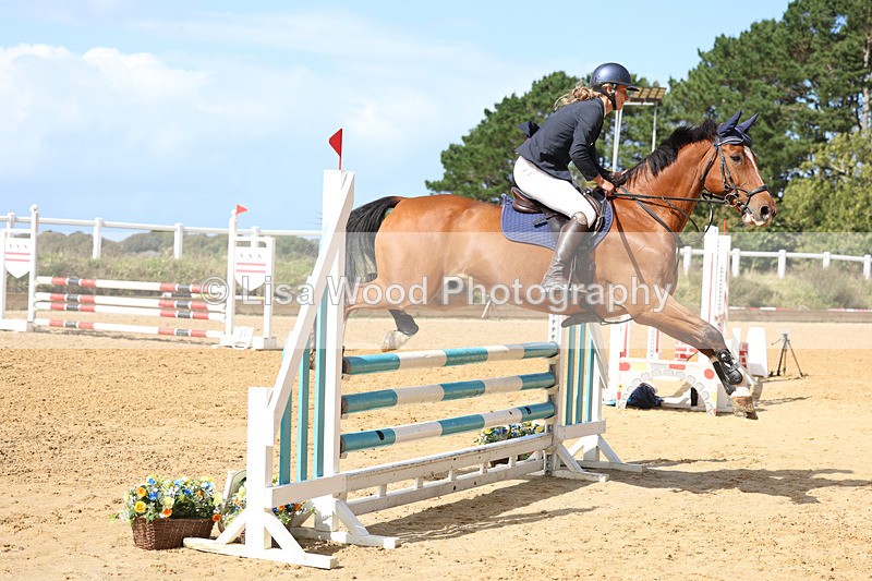 3E7A9503 - Class 9: Senior British Novice/90cm open