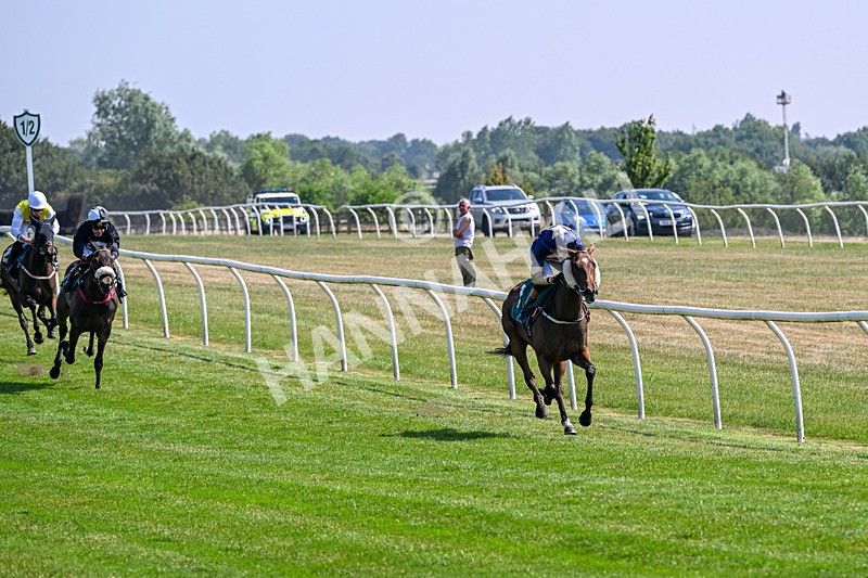 150726-Race 3-Lady Dublin-3168 - Race 3 15.10pm racingtv.com/freetrial Nursery Handicap