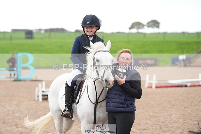 250920-160414-01557 - Cls 21 Pony Intro 80cm Derby