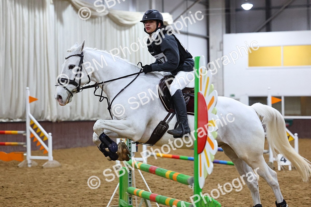 SBM_002859 - Class 6 - Holly & Ivy Stakes - 90cm