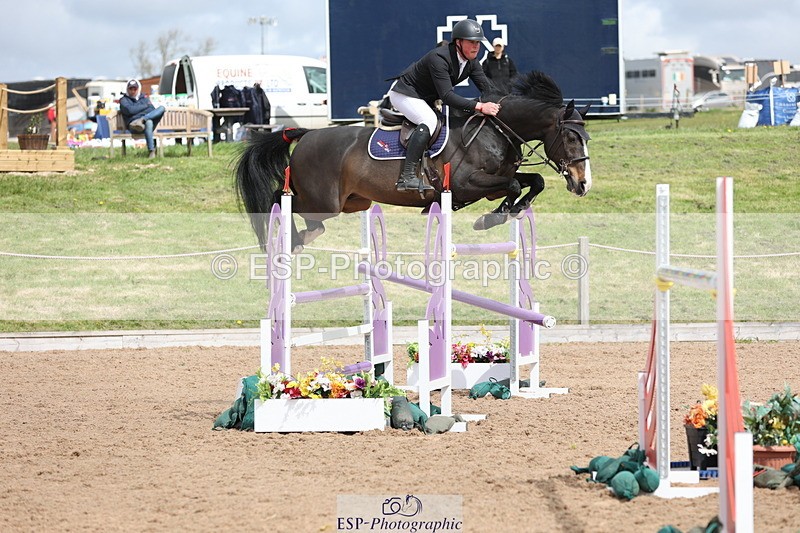 240419A-122952-07267 - Cls 6, 2 Star Medium Tour 1.35m