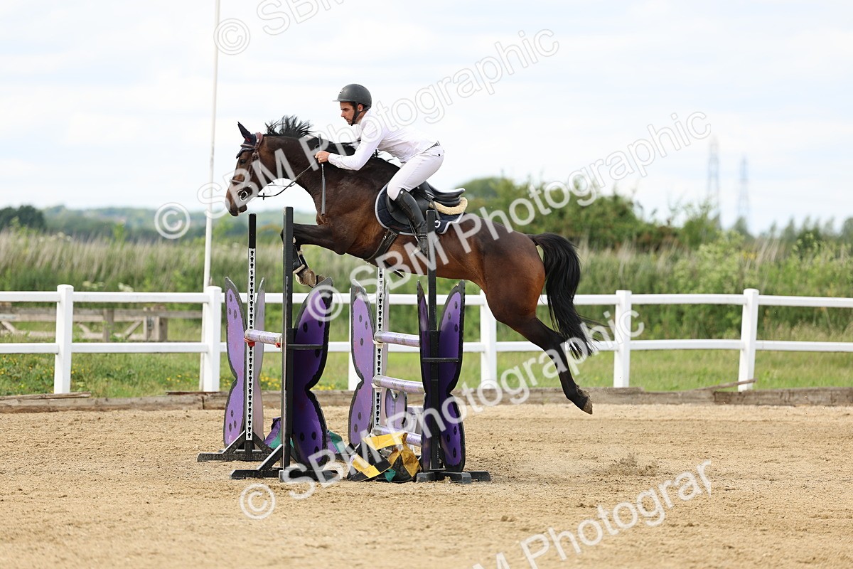 SBM_006146 - Class 19 - Senior Newcomers - 1.10m