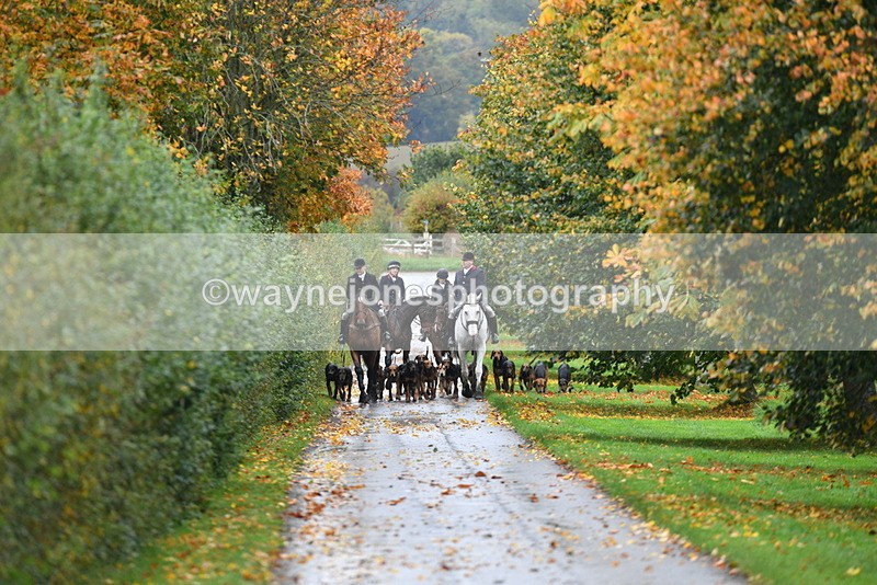 WJ5_6037 - B&B walk back for Hunt Tea !