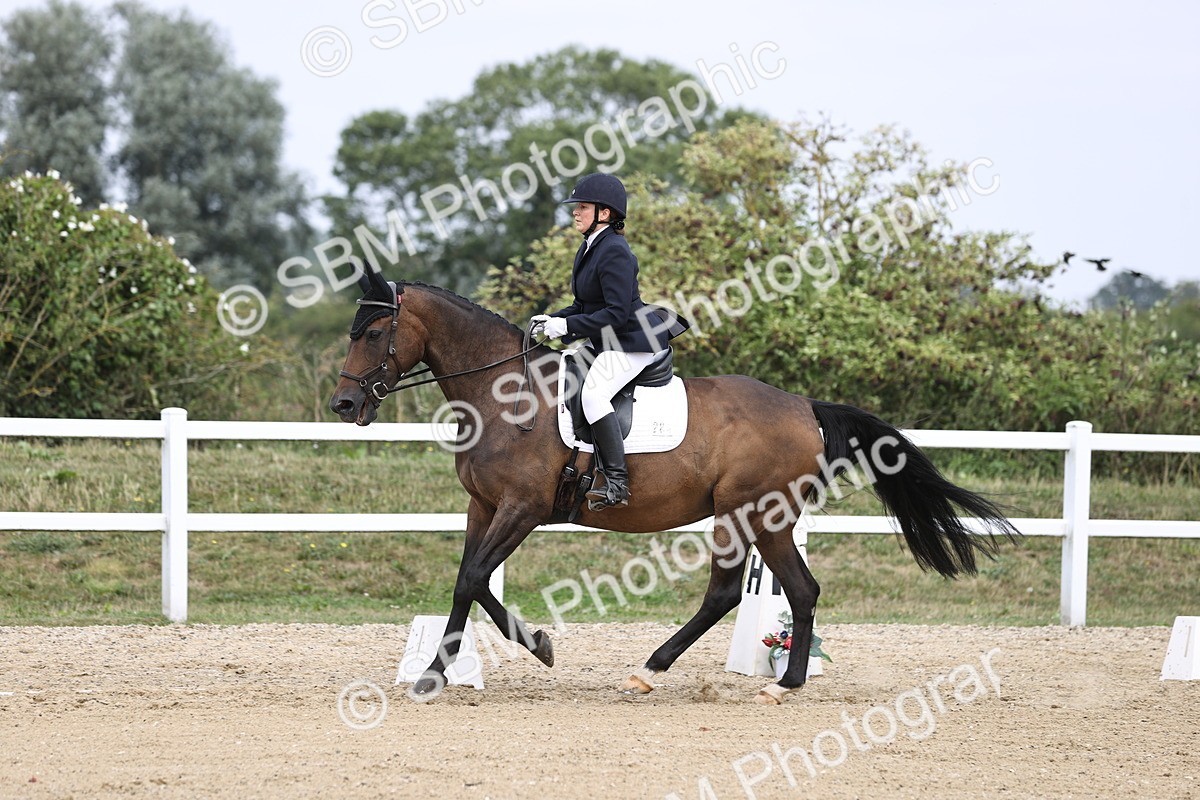 SBM_017481 - Class 14 - Novice 23 - 13.52-14.55