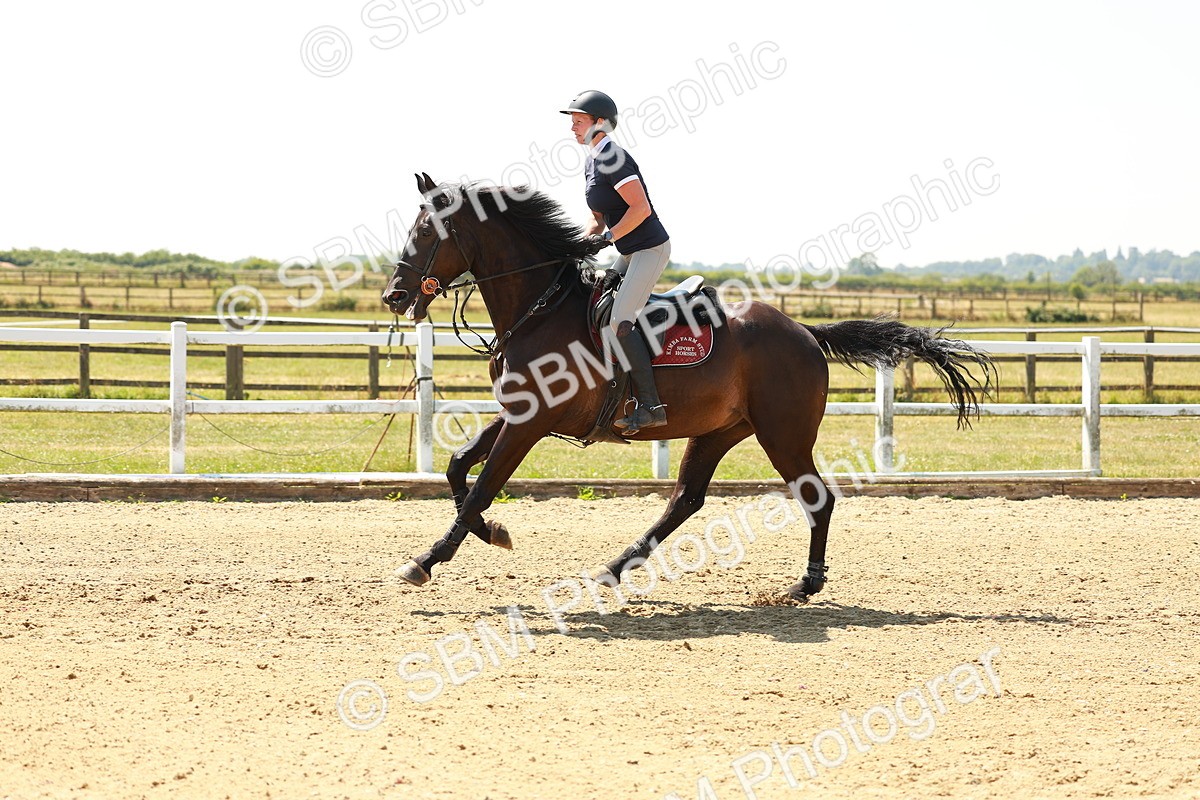 SBM_001527 - Class 4 - Senior Newcomers - 1.10m