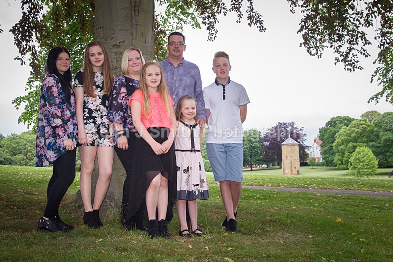 0KJS9293 - Darren, Kirsty and family.