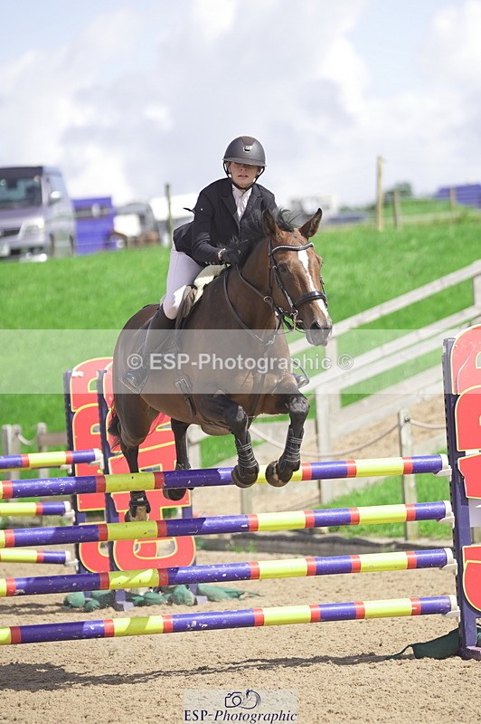 230806A-112106-01567 - Cls 13 Snr Newcomers & 1.10m Open