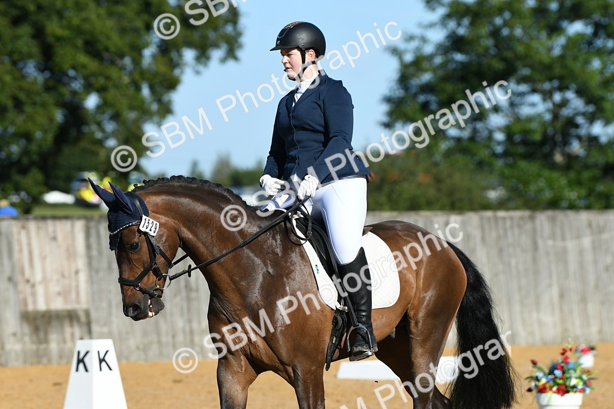 SBM_16164 - D4 - Small Tour Championship - Intro B