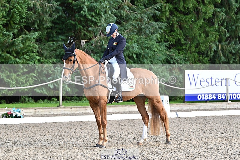 241023-155112-00791 - 010-Julia.Norman-SCOTCH.ON.THE.ROCK'Z