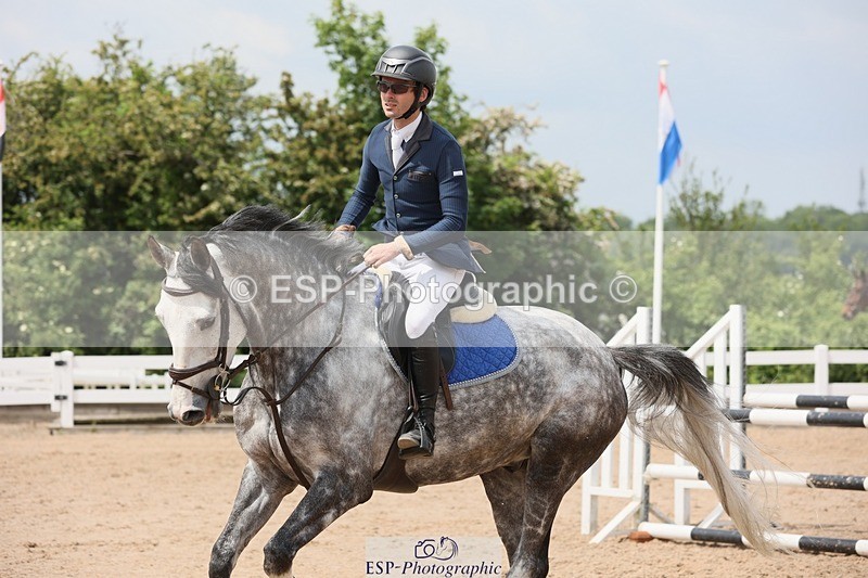 250523-122432-01295 - Cls 09 A&B  Snr Disc & 1.00m Open