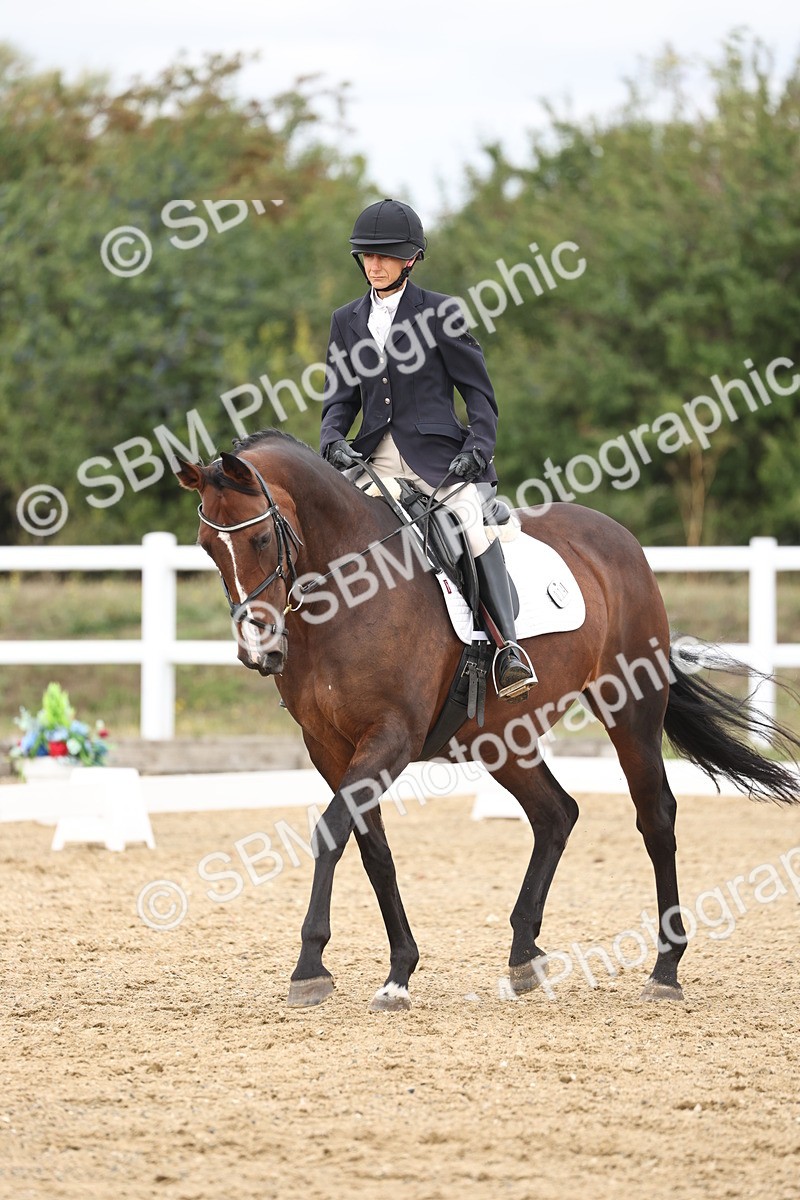 SBM_002668 - Class 7 - Novice 2 Warm Up
