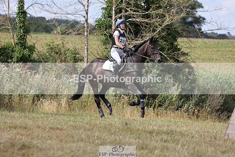 250802A-145944-05185 - F-266-Lorna.Peaster-CASTLE.HOWARD.SPRITE