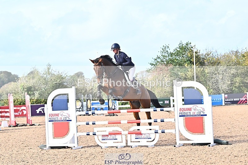 261014-131441-00601 - Cls  05 Snr Newcomers & 1.10m Open