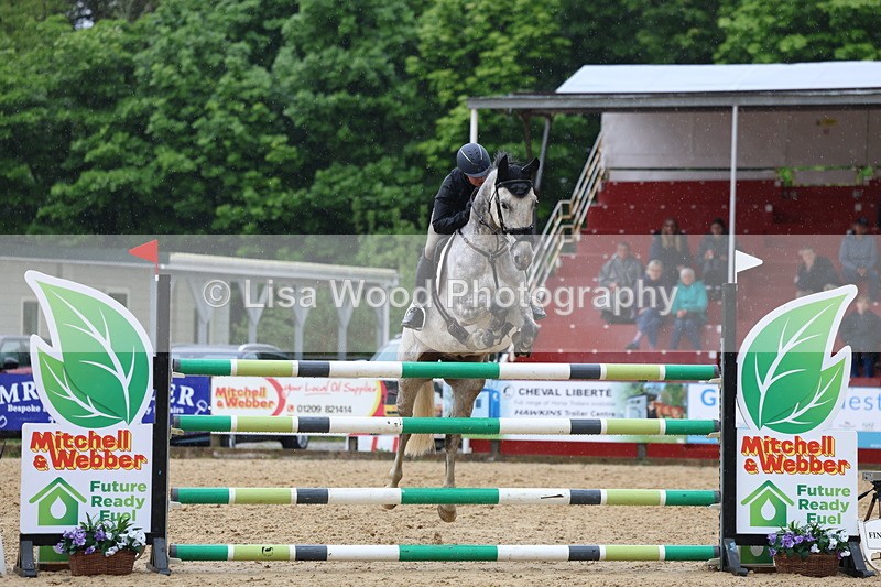 3E7A7578 - Class 9: Senior 1.30m open
