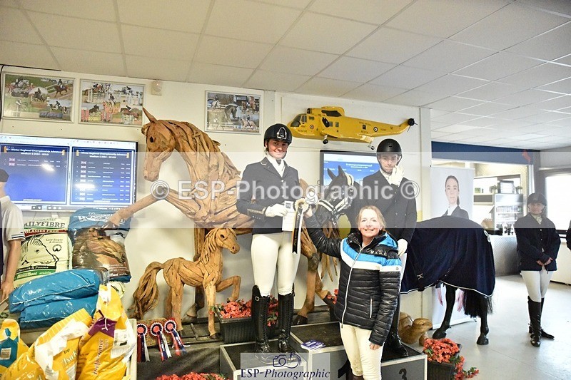 250214-153402-02564 - Advanced Medium Silver Presentations