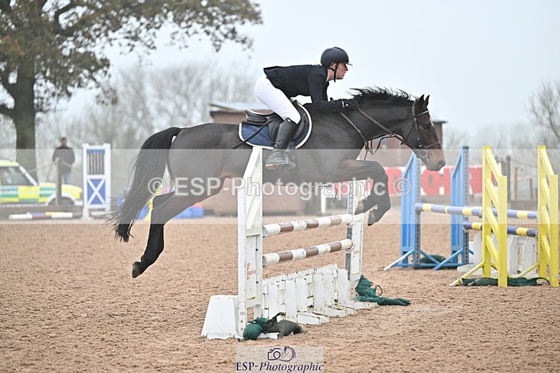 241103A-101255-06586 - SUN Cls 18 British Novice and 90cm Open