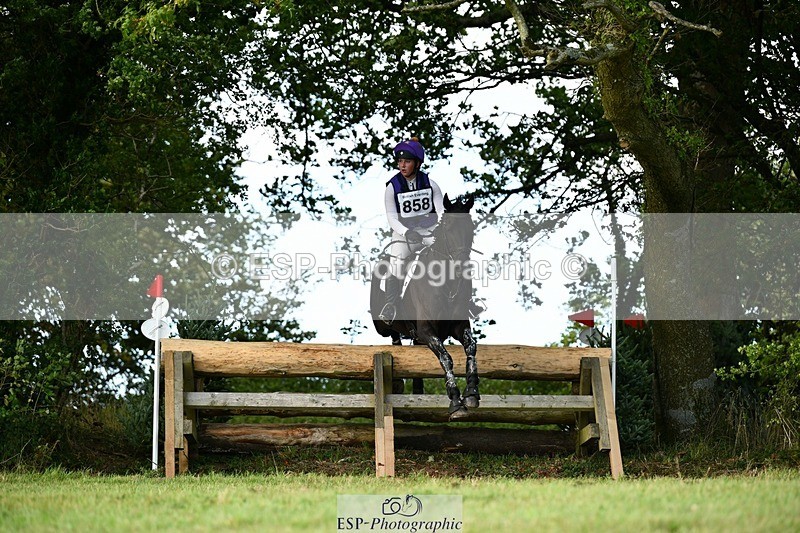 250831-181540-00840 - R-858-Emily.Bailey