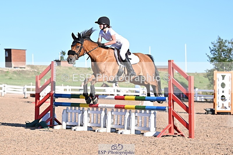 250708A-184104-00620 - 90cm Classes