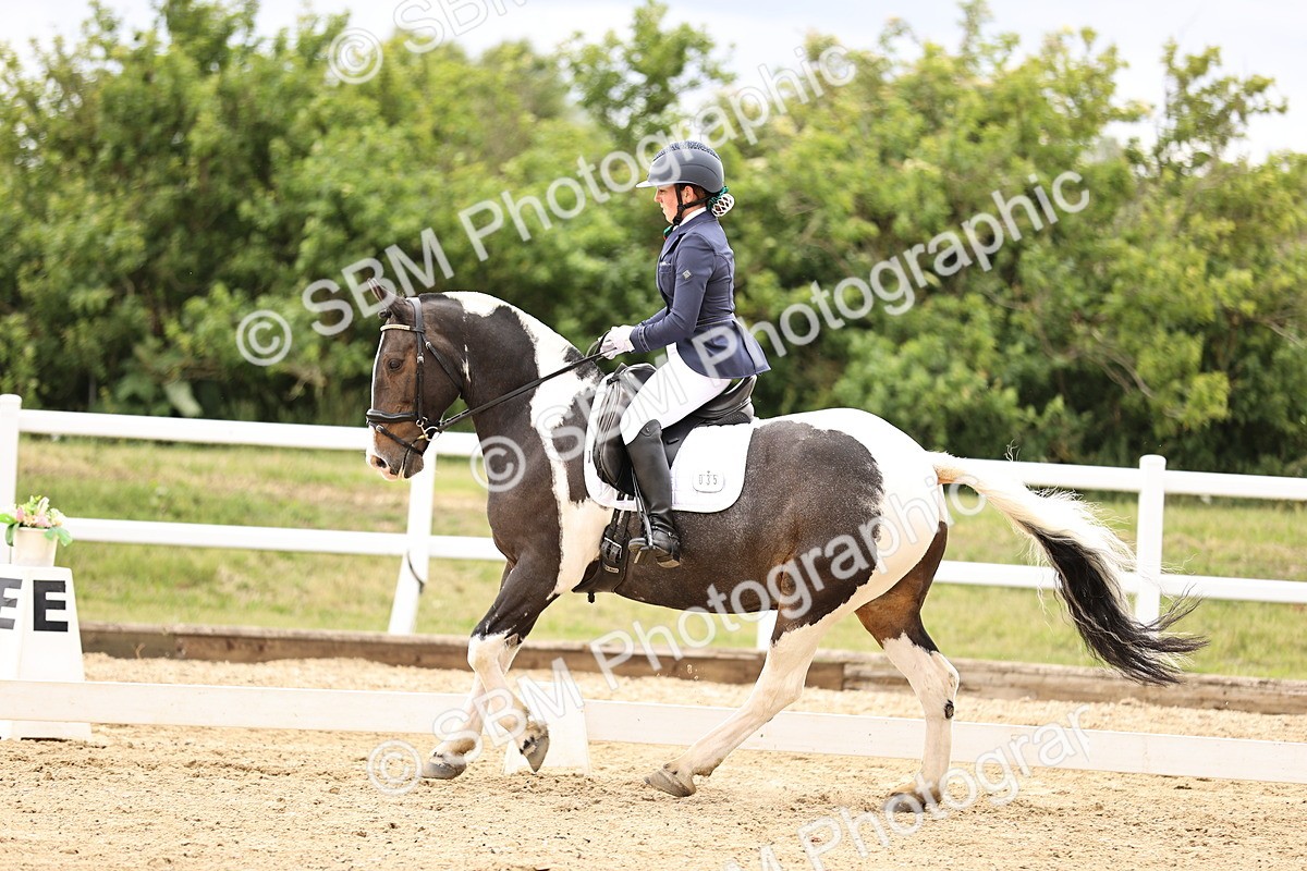 SBM_002119 - Class 2 - Novice 4 - 10.36-11.39