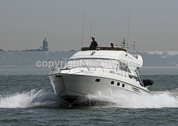 120810 WHITE HORSES WT7A9898 - Flybridge Cruisers