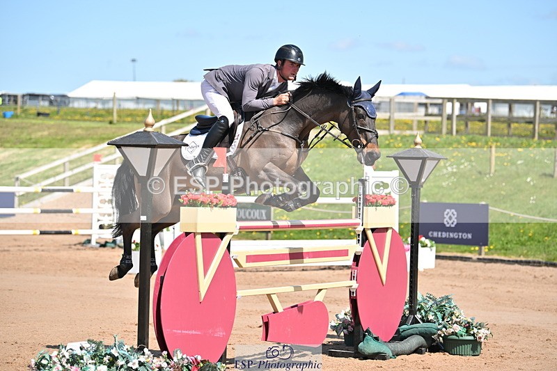 240420A-133029-11381 - Cls 7, 2 Star Medium Tour 1.35m