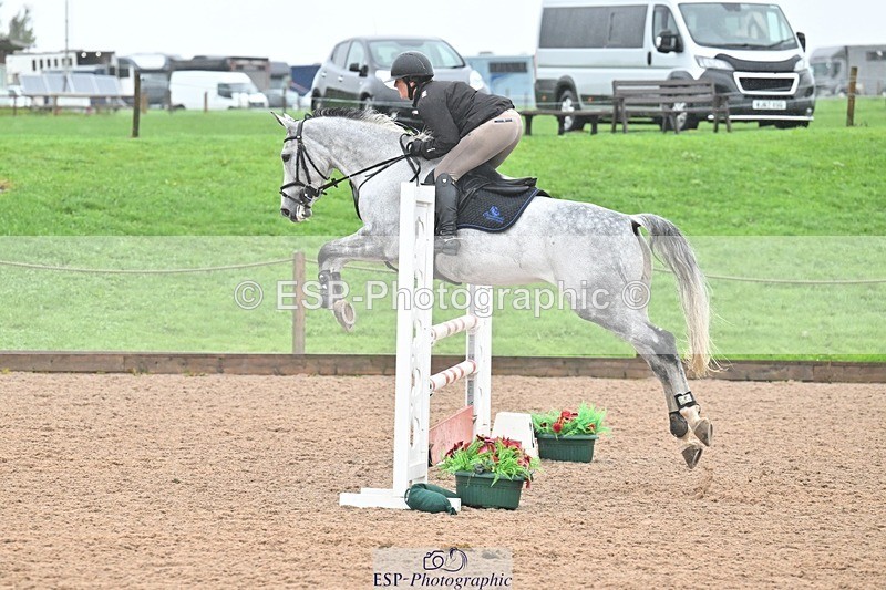 251003-123241-00755 - Cls 2 Newcomers and 1.10m