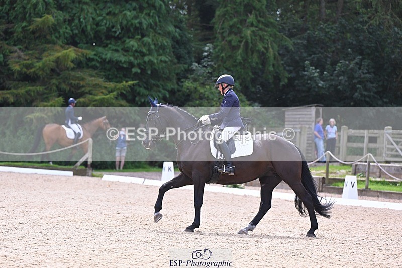 240809-134147-01621 - 230-Louise.Hutchinson-Shovern.Noire