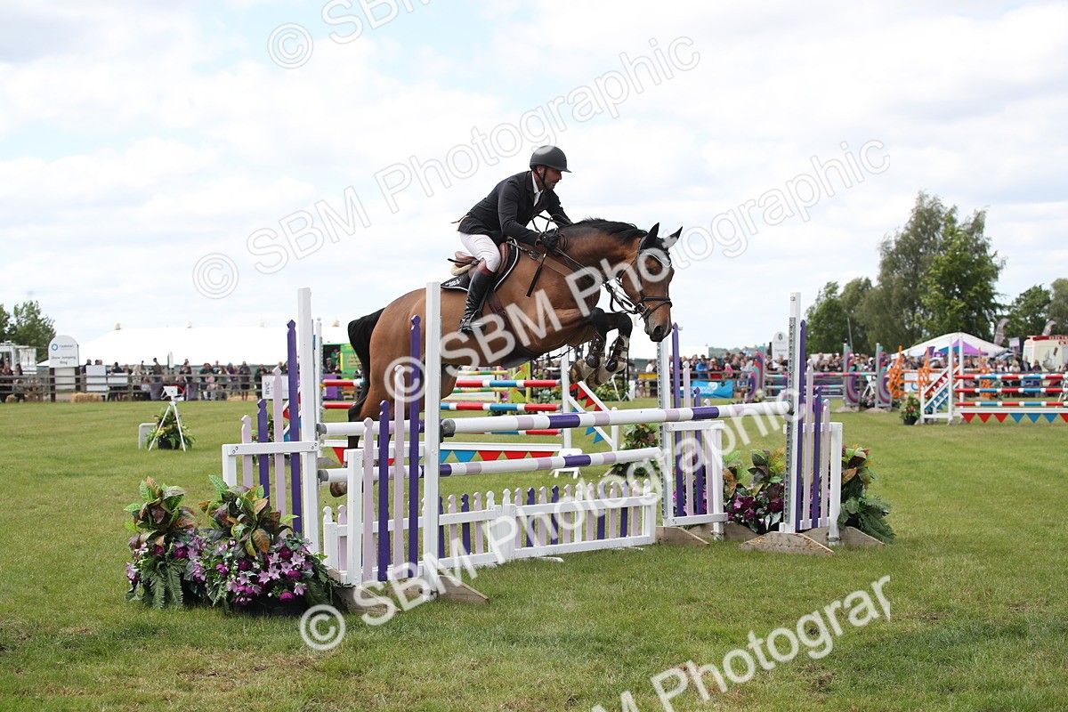 SBM_17468 - Class 208 - Senior Foxhunter 1.20m Open