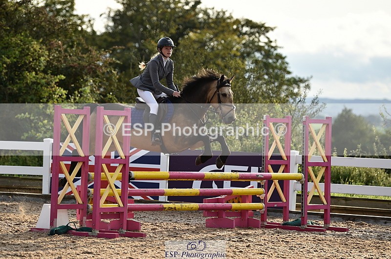 220829A-182226-00545 - 90cm classes