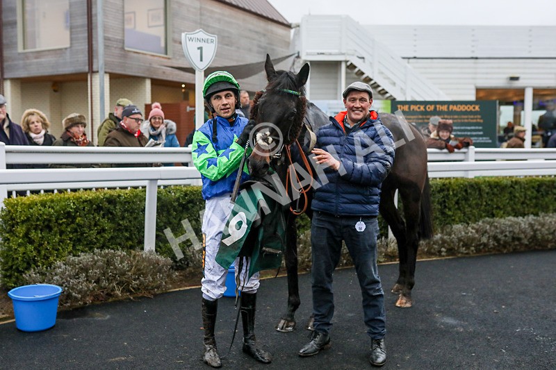 110124-Race 6-Shantou Moon-5465 - Race 6