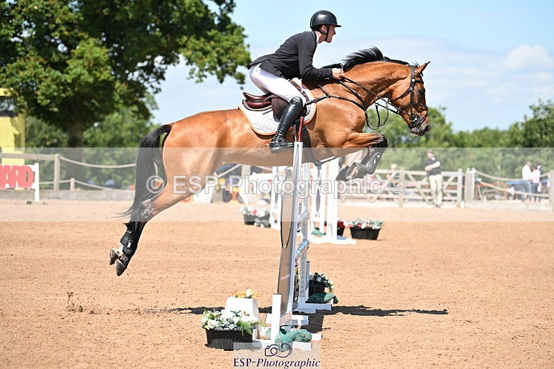 240718A-122526-05066 - Cls 1, 3 Star Small Tour 1.35m