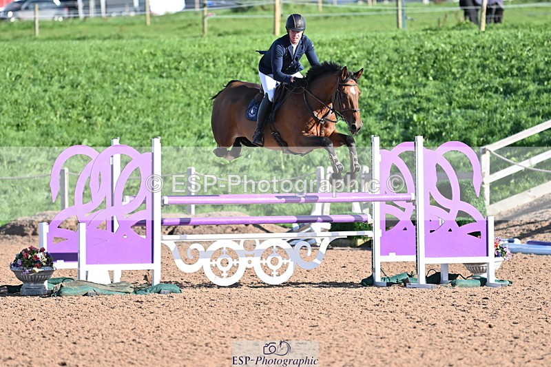 231014A-102618-04090 - Cls 18 Newcomers & 1.10m Open