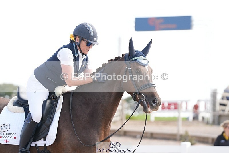 250906-104507-01555 - 006-Verity.PerryVogue