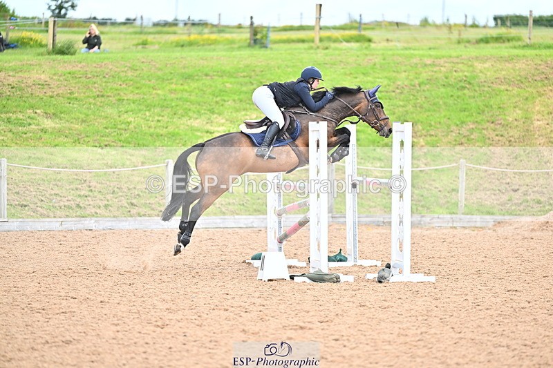 240608A-133544-02601 - Cls 4 Snr Newcomers and 1.10m Open