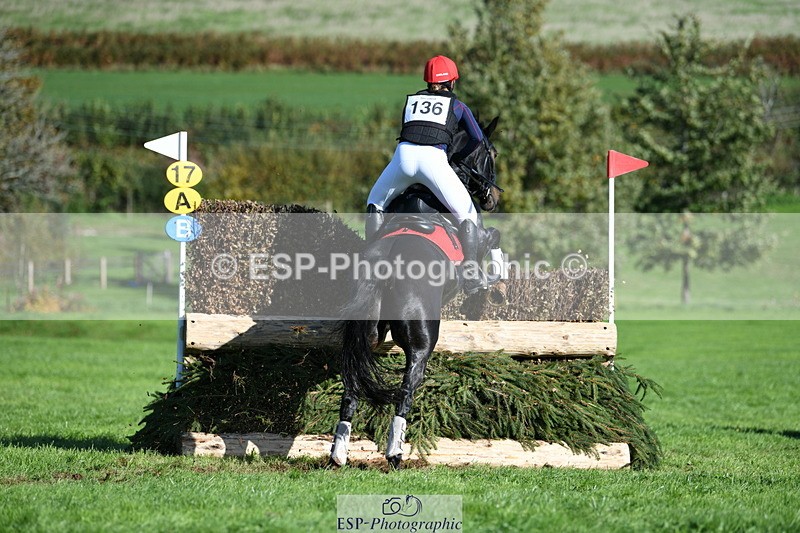 251024A-123821-11617 - B-136-Sophie.Jackson