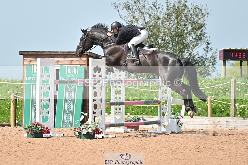 240512A-110821-17490 - Cls 48 National 1.30m Open