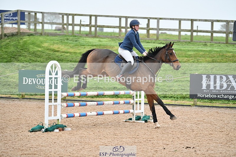 241102A-105607-04134 - SAT Cls 9 British Novice and 90cm Open