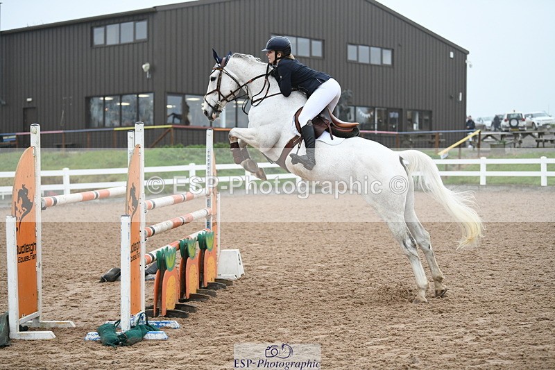 241103A-104552-07568 - SUN Cls 21 Snr Newcomers and 1.10m Open