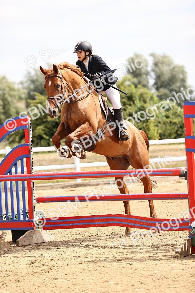 SBM_009673 - Class 8 - Senior Newcomers - 1.10  Open