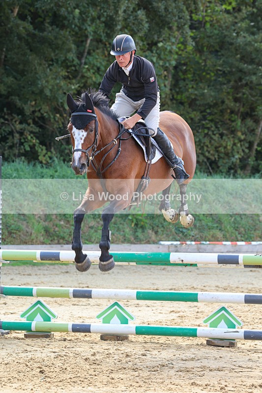 3E7A0809 - Class 4: Senior British Novice/90cm open